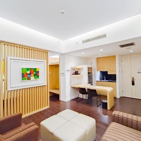 Brits Hotel Karawang Kültér fotó