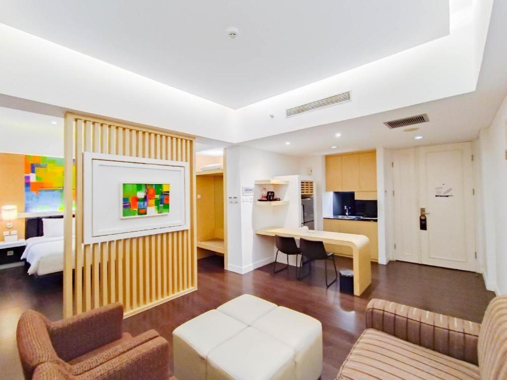 Brits Hotel Karawang Kültér fotó