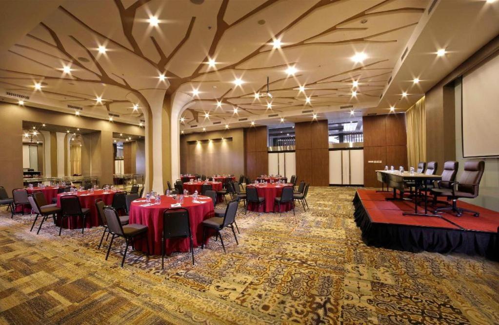 Brits Hotel Karawang Kültér fotó